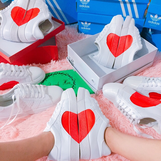 Giày Thể thao Trái Tim adidas mõm sò
