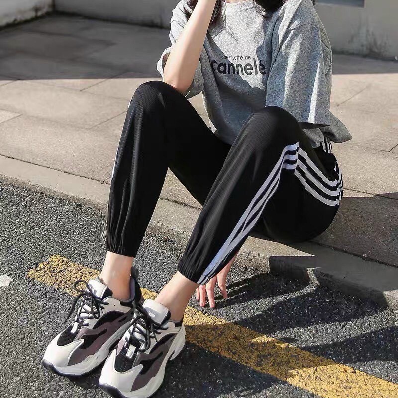 Quần Jogger 3 Sọc Nữ Chất Kaki Mềm Mịn
