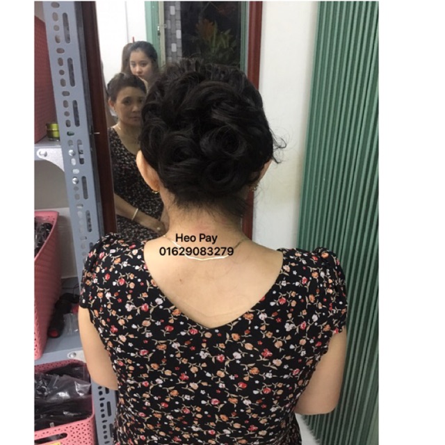Tóc giả búi xoăn thời trang tự nhiên dành cho nữ.