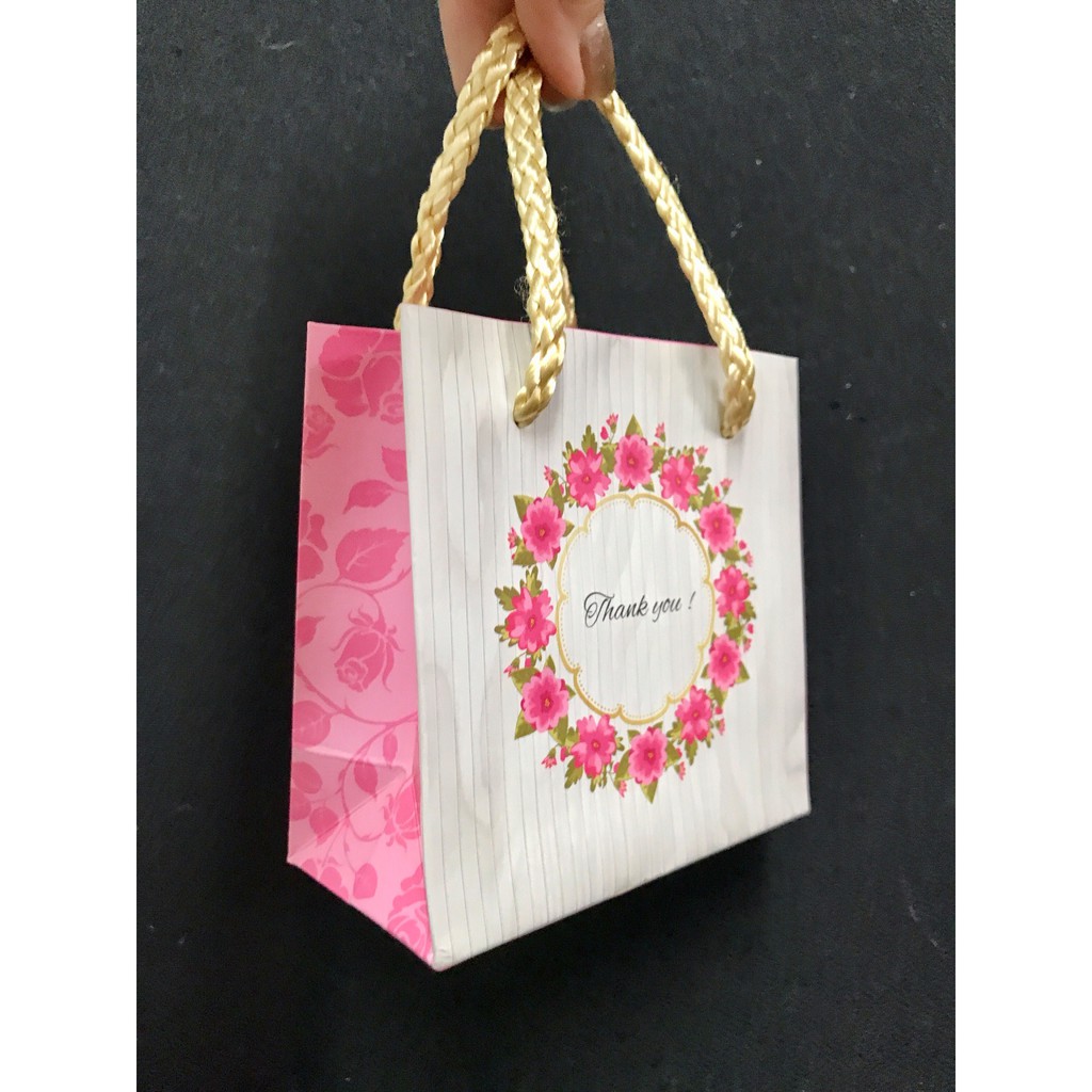 mẫu túi 11 - túi giấy giá siêu rẻ đựng son đựng mỹ phẩm size 9x9x4,5cm | BigBuy360 - bigbuy360.vn