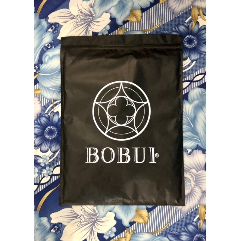 BOBUI ANGELS MULTICOLOR TEE/ BLACK