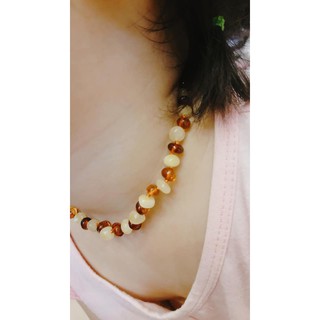 Vòng hổ phách của pháp (vòng cổ)