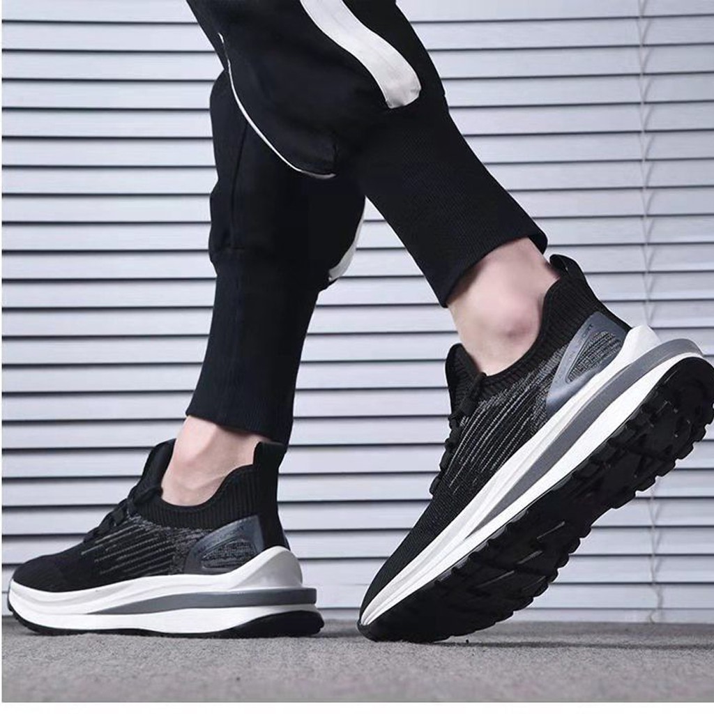 Giày sneaker nam độn đế cổ thấp cao cấp màu đen vải lưới cực thoáng khí size 39 đến 43 DORINO MS45
