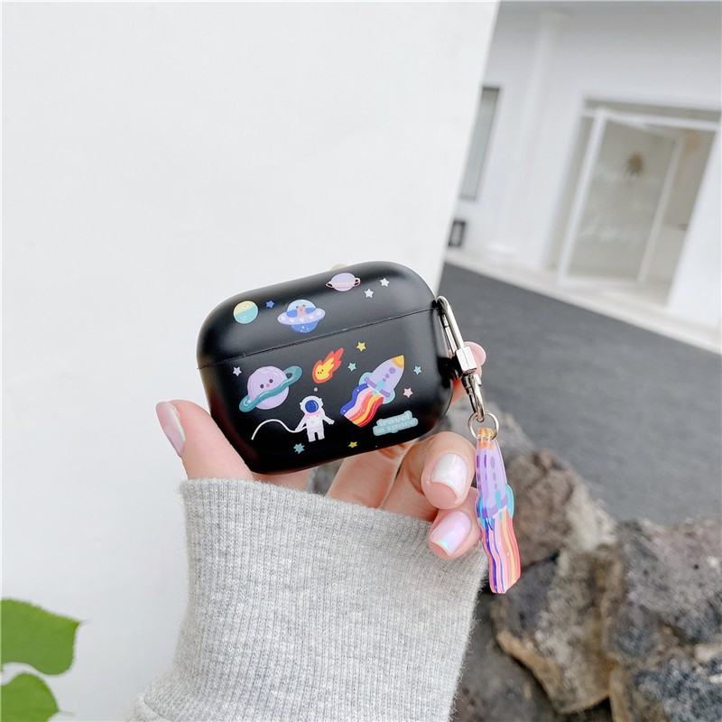 Vỏ Case Airpod Bảo Vệ Hộp Đựng Tai Nghe Airpods Astronaut Siêu Đẹp Bằng Nhựa Cứng Chống Bám Bẩn - Chinchin Case