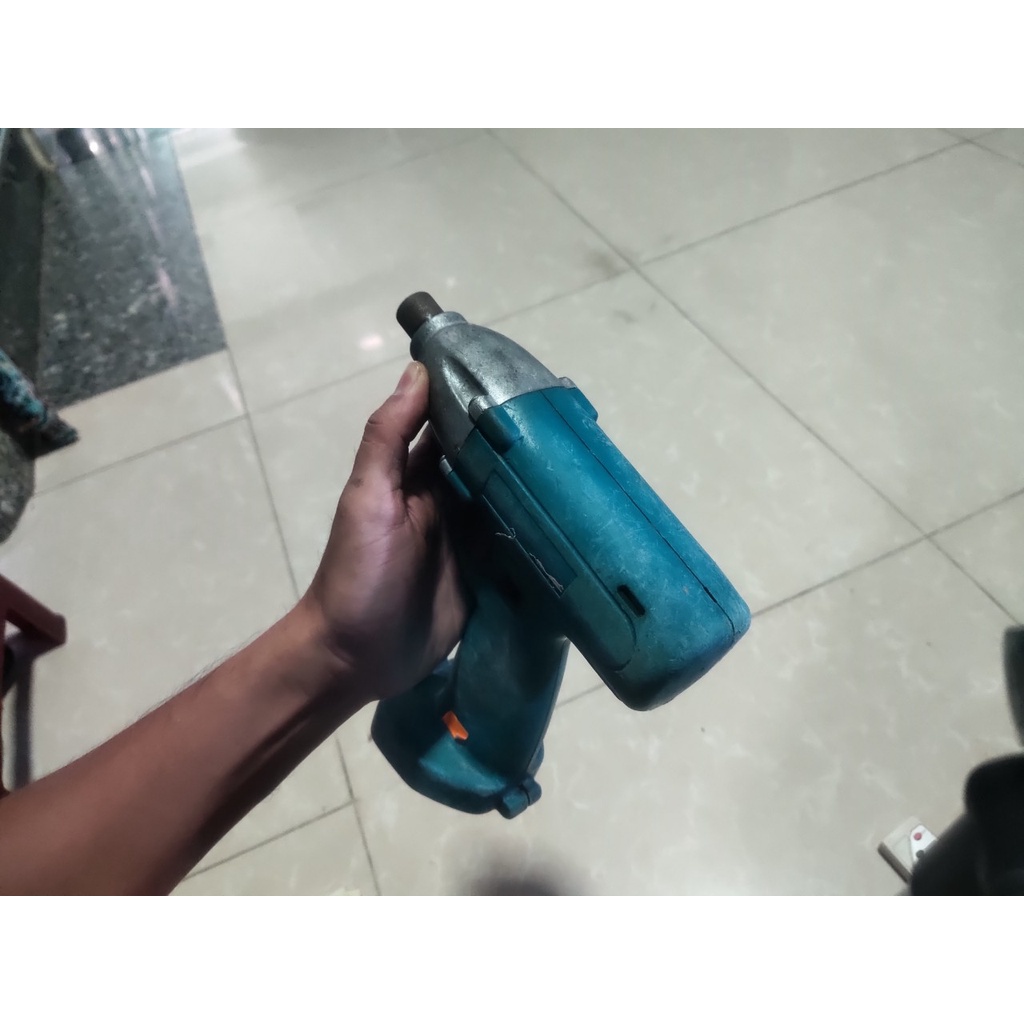 Máy bắn vít pin Nhật bãi MAKITA 6913D 12V