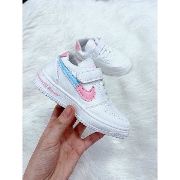 giày thể thao trắng bé trai bé gái size 26-31 móc cam hồng