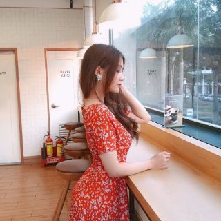 VÁY ĐẦM ĐỎ CỔ U HOA NHÍ