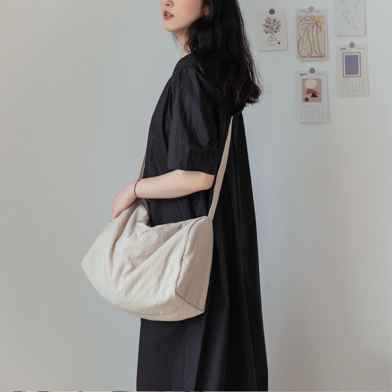 Túi Đeo Vai Vải Canvas Mềm Màu Trơn Cỡ Lớn 4 Kiểu Lựa Chọn Cho Nữ Sinh