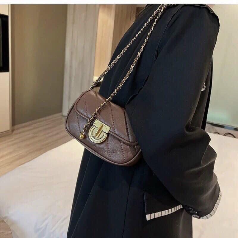 Túi Quả Chuông QC Size 18 Đeo Chéo trần Chỉ Chuẩn Loại Một Mẫu Mới(Ko hộp)