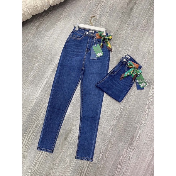 Quần jeans trơn kèm khăn