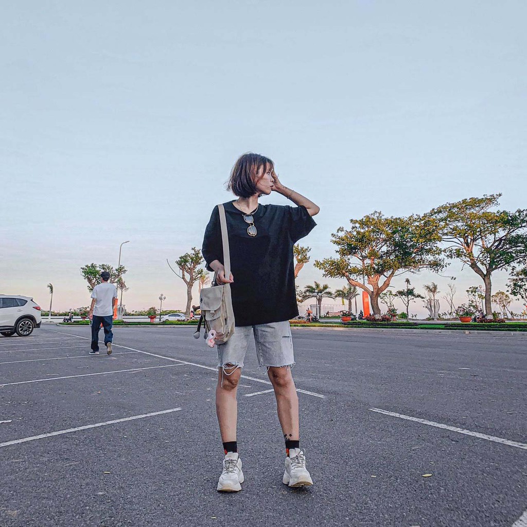Quần shorts bò lửng hoa cúc