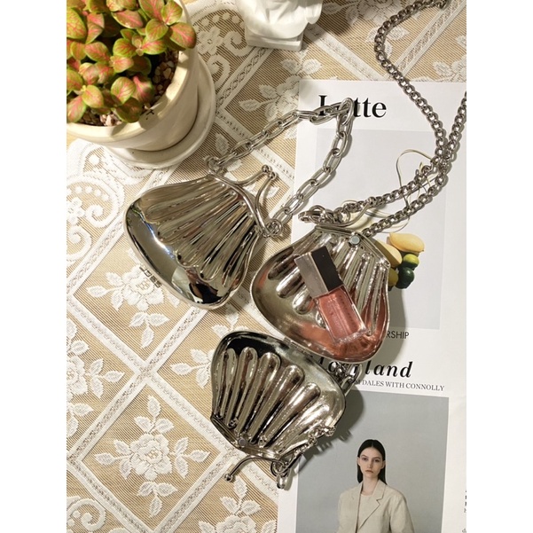 TÚI VỎ SÒ KIM LOẠI PHỐI DÂY ĐEO CHÉO HÀNG ĐẸP