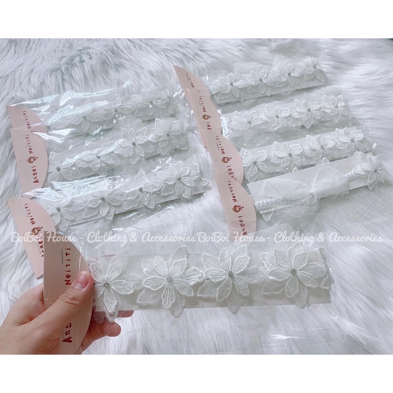 Băng đô hoa ren trắng cho bé gái