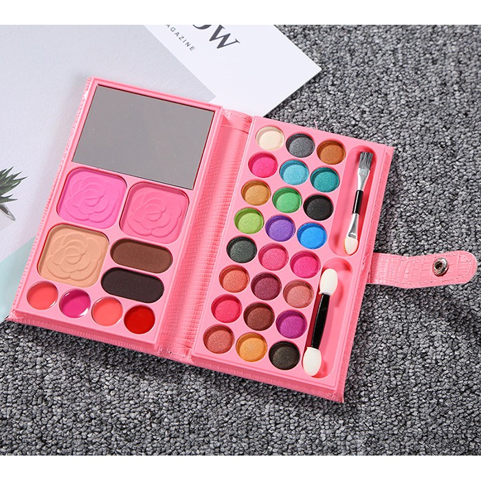 Kit trang điểm cá nhân đầy đủ