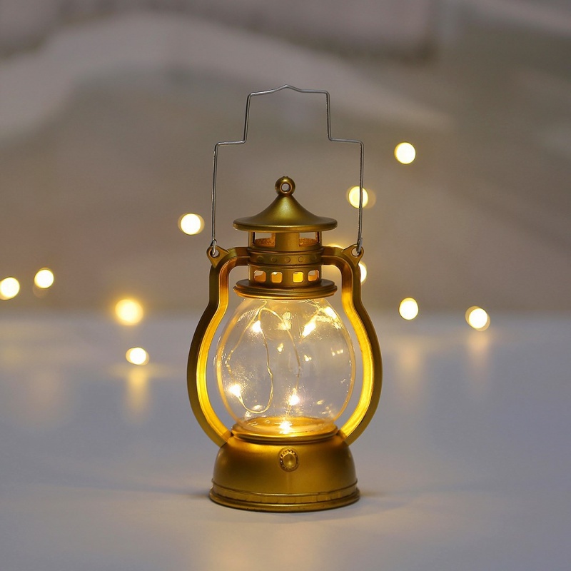 Đèn led thiết kế kiểu đèn dầu cầm tay kích thước nhỏ thích hợp trang trí cho Halloween/ giáng sinh