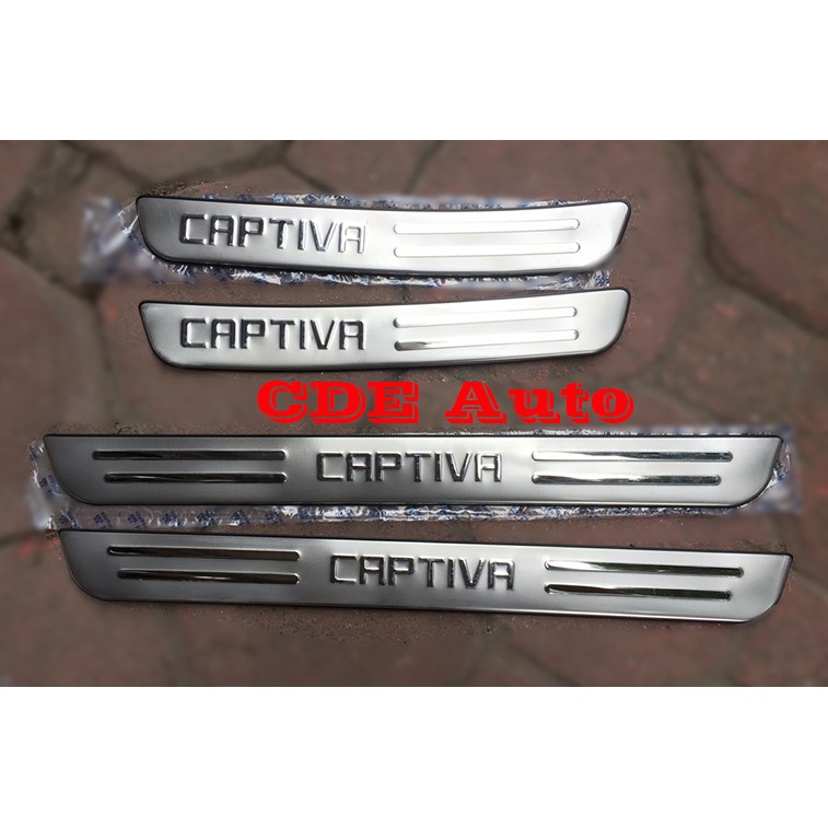 Nẹp bước chân ngoài inox xe Captiva