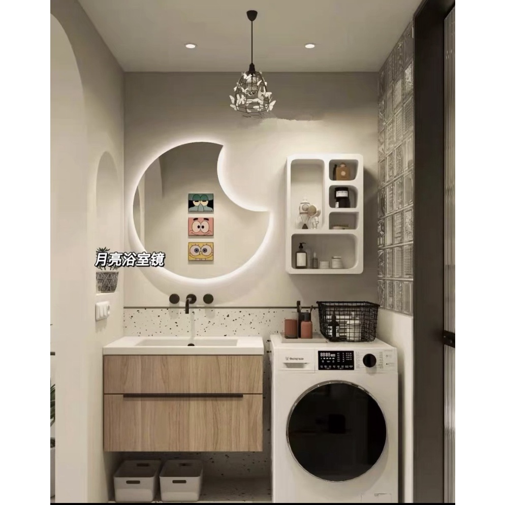 Gương mặt trăng decor treo tường led cảm ứng cao