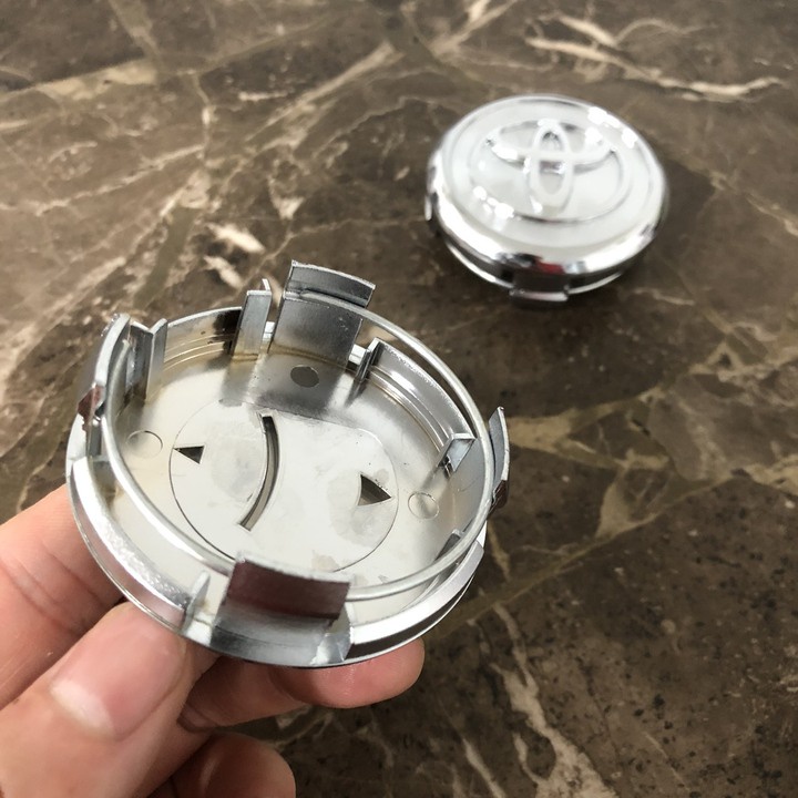 Logo chụp mâm, ốp lazang bánh xe ô tô Toyota đường kính ngoài 68mm, 65mm và 64mm