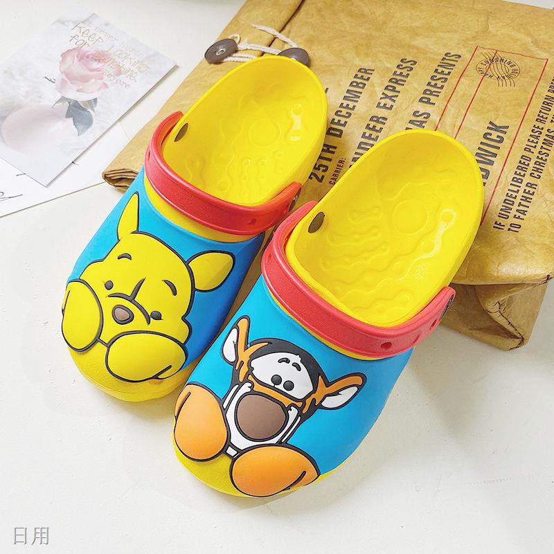 Giày Sandal Đục Lỗ Chống Trượt Thời Trang Cho Gia Đình