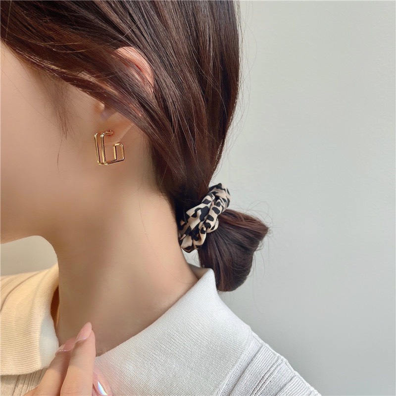 Khuyên tai hình học vuông K764 Mayconner