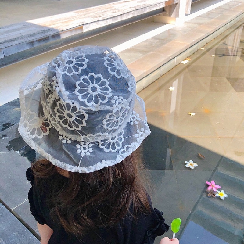 Mũ bucket ren hoa cho bé gái