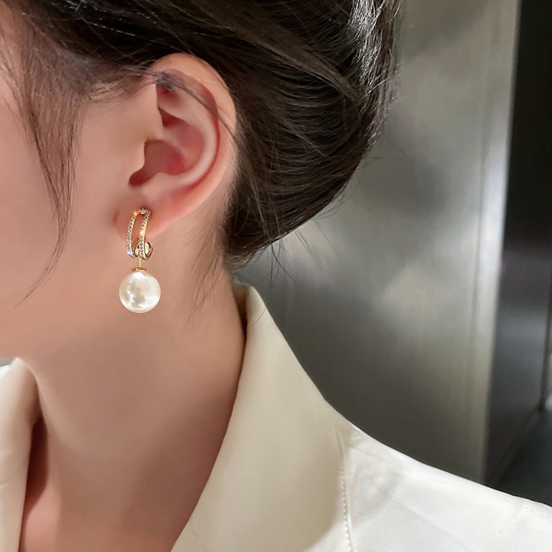 Đôi Bông Tai Chữ U Đính Ngọc Trai Thời Trang Hàn Quốc