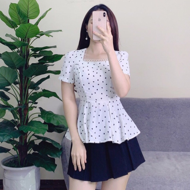 Áo peplum cổ vuông