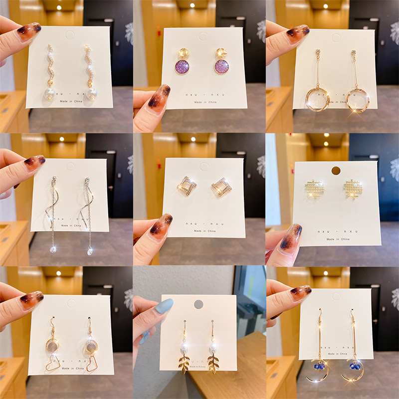 Đôi Khuyên Tai Thiết Kế Độc Đáo Phong Cách Hàn Quốc Thời Trang Cho Phụ Nữ