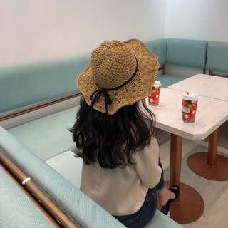 Mũ cói rộng vành nơ đen
