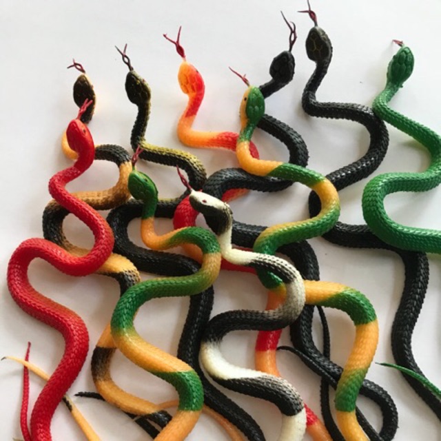 Sỉ 10 rắn nhựa dẻo