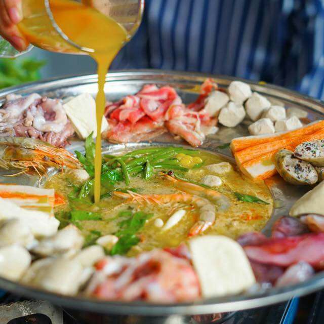 Nồi lẩu có vành( lẩu nón)