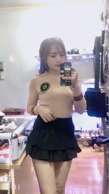 Áo thun cổ tròn chữ Fendy | BigBuy360 - bigbuy360.vn