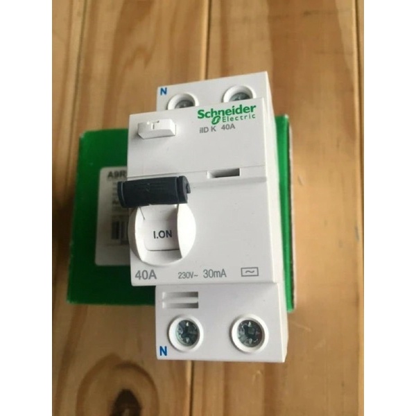 Cầu dao chống dòng rò A9R Schneider