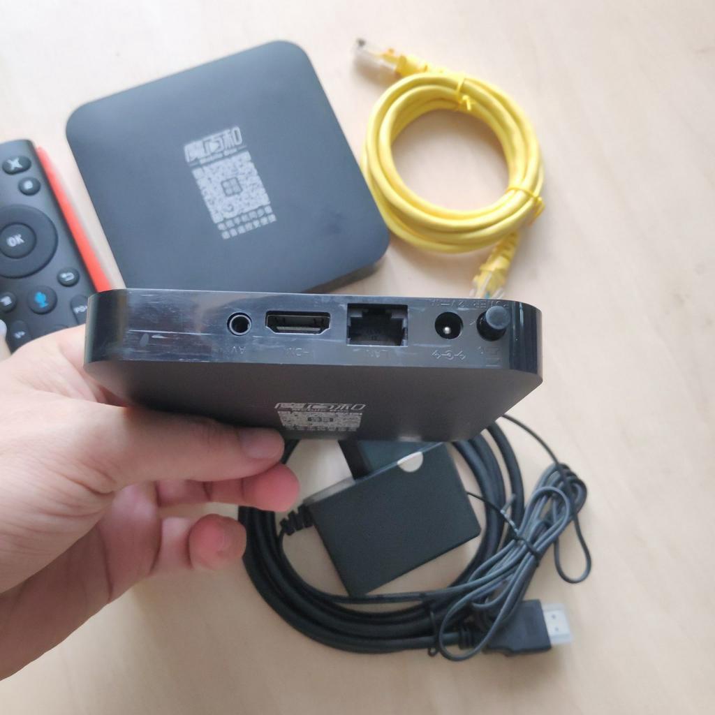 Android tivi box Skyworth E900V22D đã qua sử dụng, box đã chạy rom atv9, xem miễn phí hơn 200 kênh truyền hình