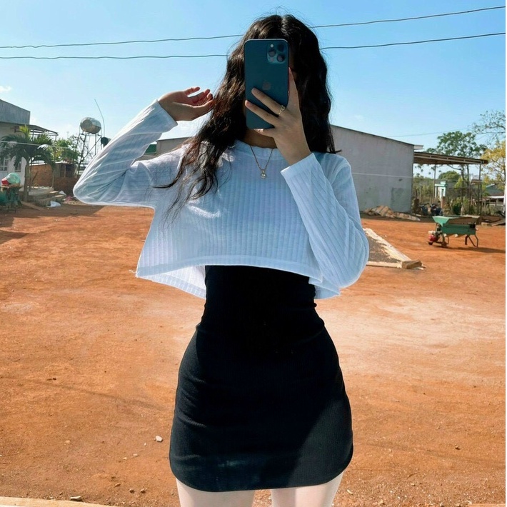 Set đầm hai dây ôm body kèm áo khoác cực xinh cho nàng đi chơi dạo phố