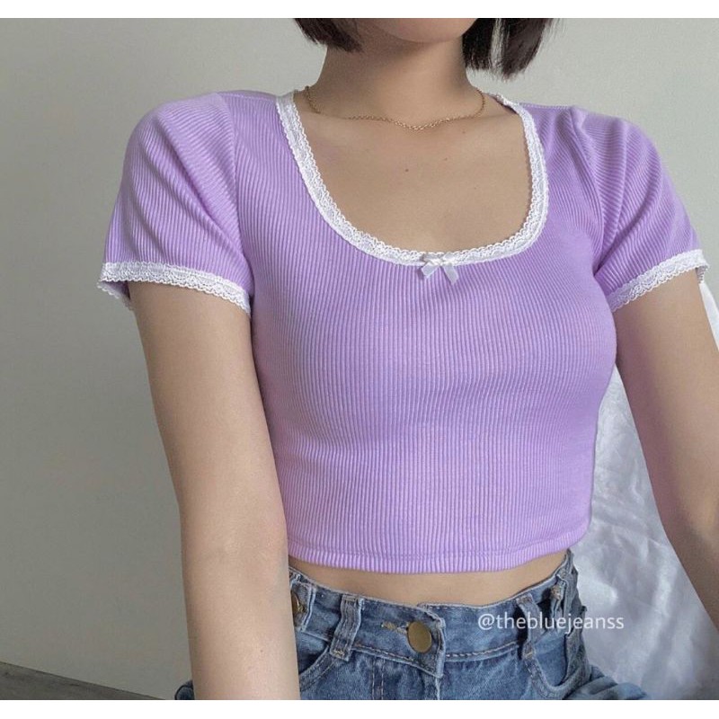 Áo kiểu croptop phối viền ren nơ | BigBuy360 - bigbuy360.vn