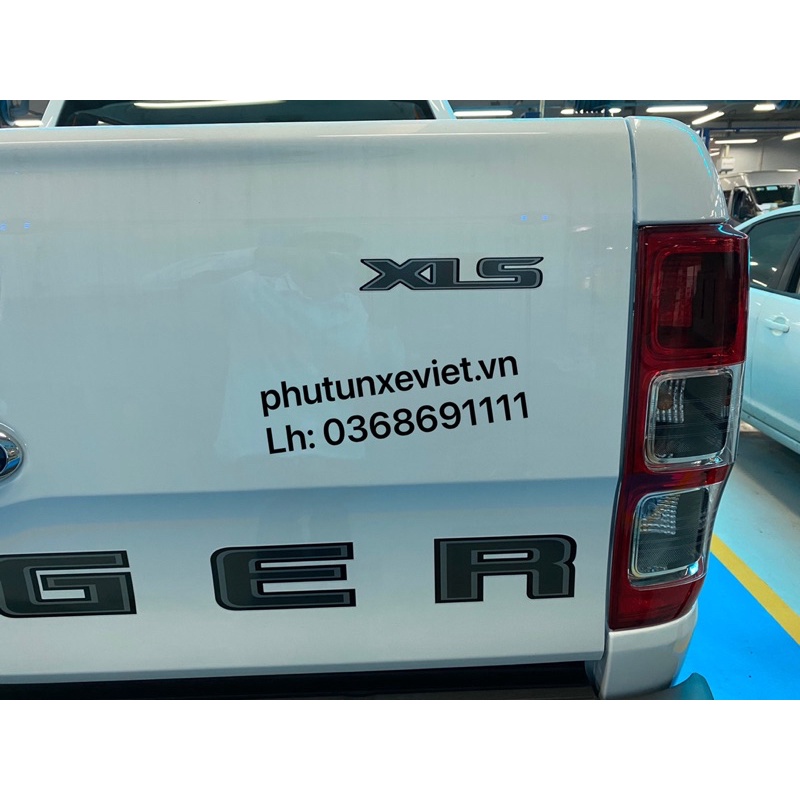 Tem chữ XLS dán cửa thùng sau Ford Ranger