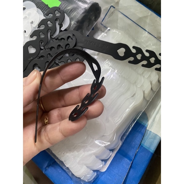 Dây Móc Khẩu Trang, Tai Giả Chất Liệu Nhựa Dẻo
