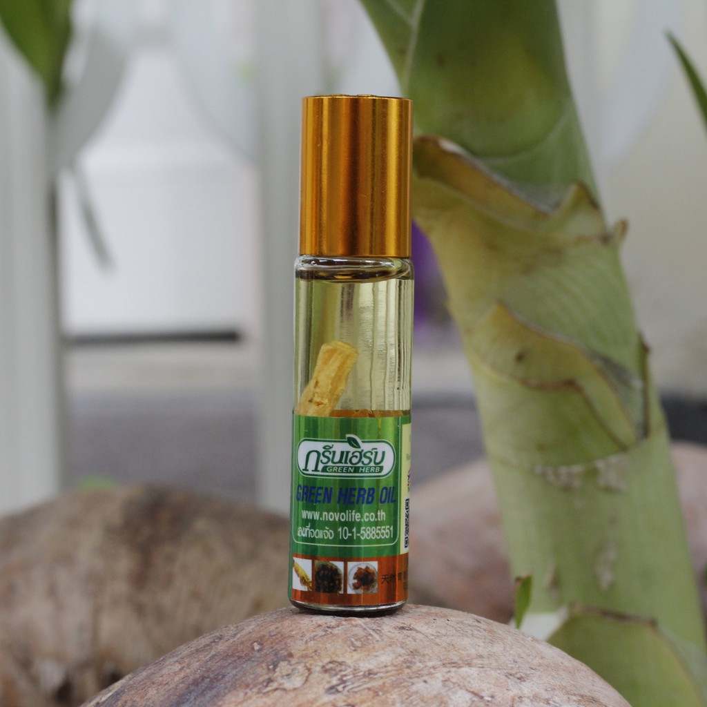 Dầu gió thảo dược Green Herb Oil Thailand 8ml