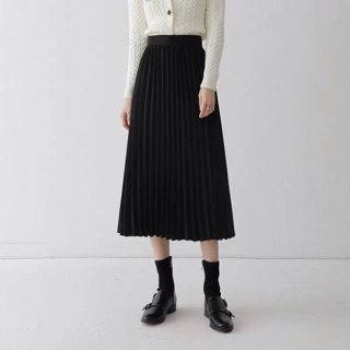 BASIC SHIRT + PLEATED MIDI SKIRT
