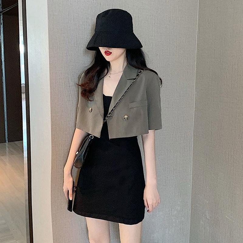 Áo khoác vest dáng ngắn màu đen thời trang thanh lịch cho nữ | BigBuy360 - bigbuy360.vn