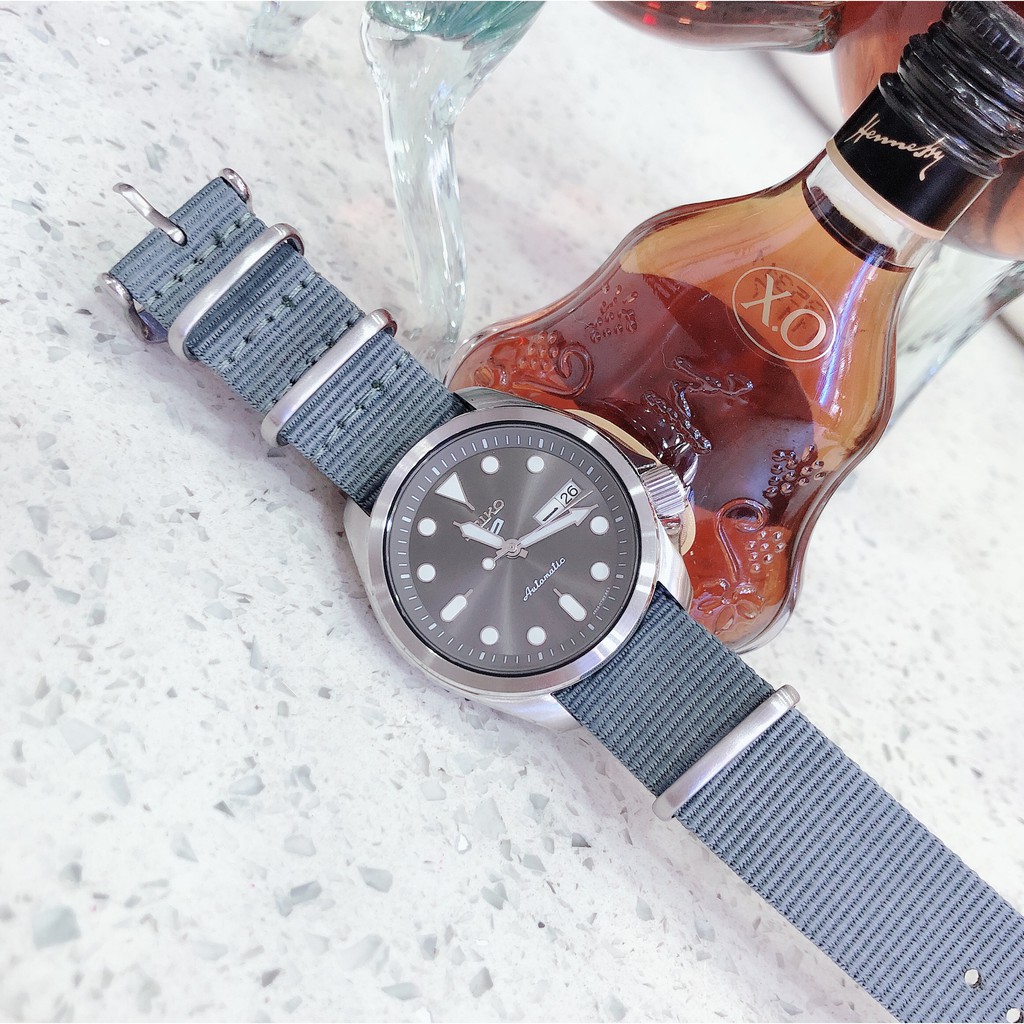 ĐỒNG HỒ NAM SEIKO 5 SPORT SRPE ,DÂY NATO, SIZE 40MM