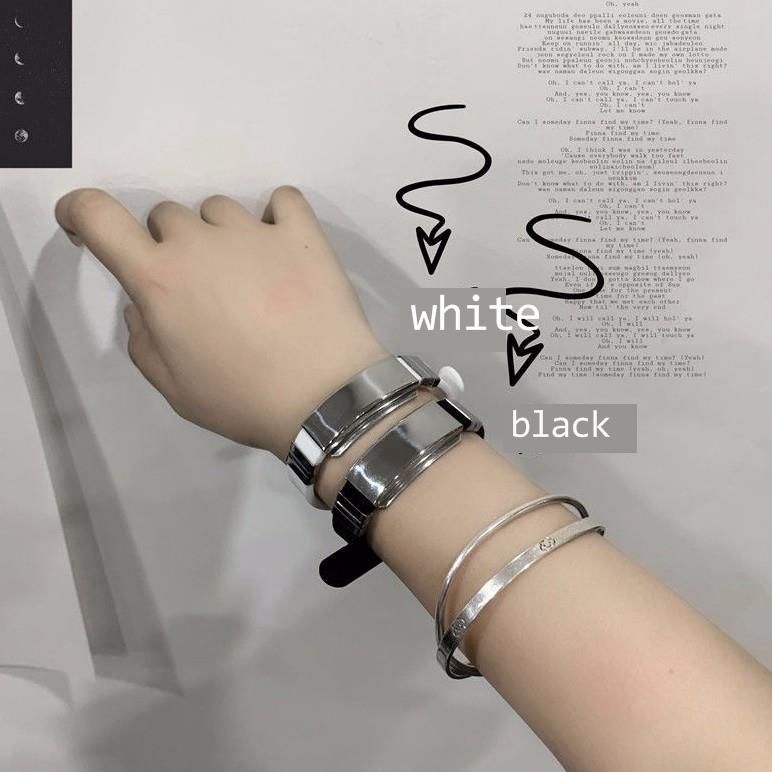 Vòng tay chất liệu thép titan phong cách thể thao cá tính sành điệu