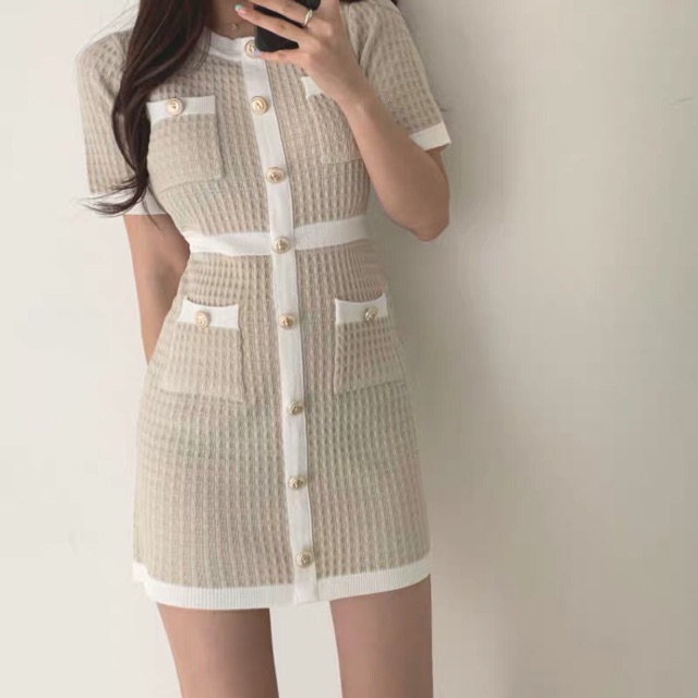 Đầm len dệt kim ôm body cổ tròn kết nút màu kem, đen sexy sang chảnh thu đông 2020