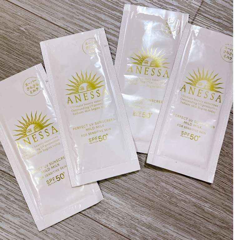 Sữa chống nắng dịu nhẹ cho da nhạy cảm Anessa Perfect UV Sunscreen Mild Milk 4g