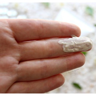Sữa rửa mặt đất sét Rare Earth Deep Pore Daily Cleanser