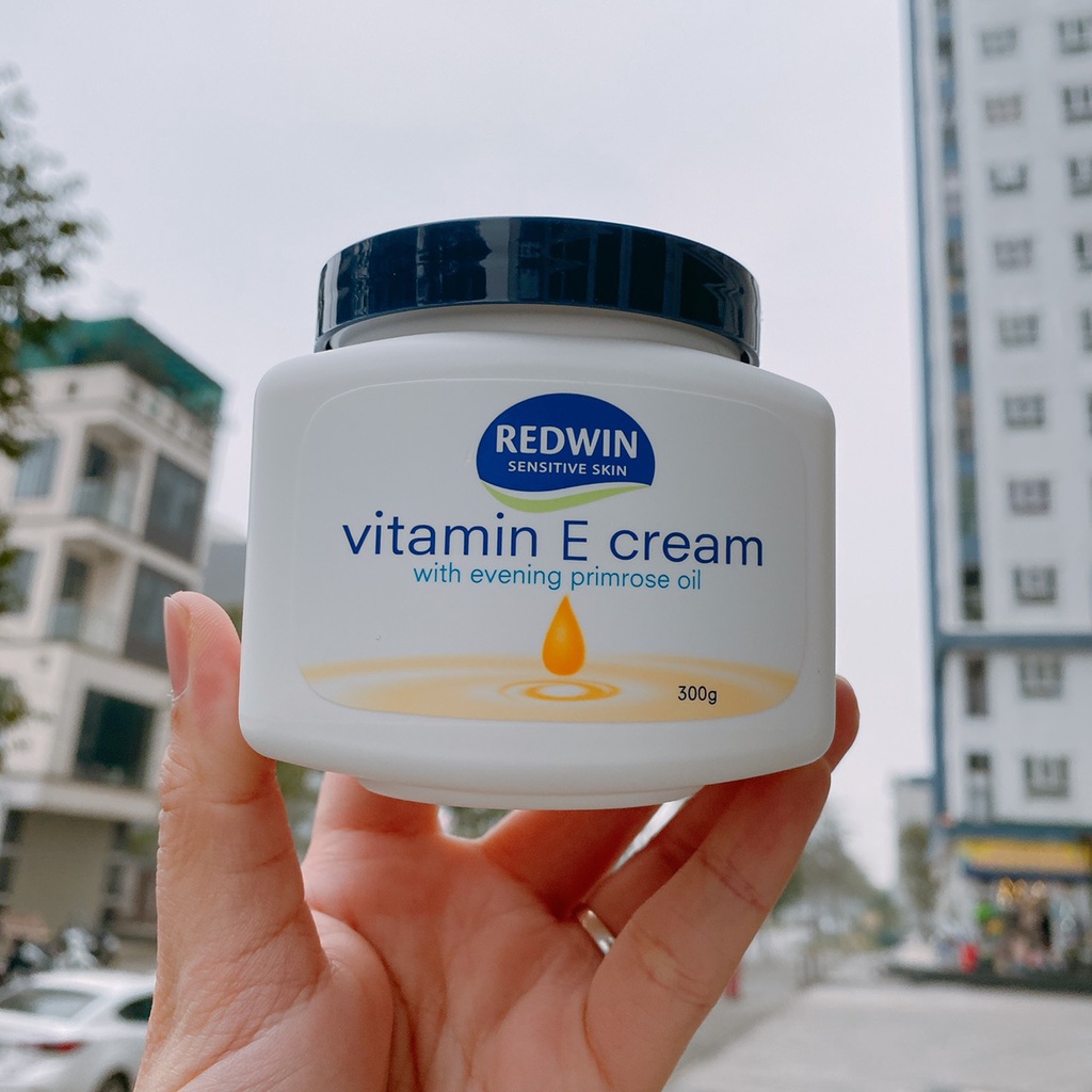 Kem dưỡng da mềm mịn Redwin Vitamin E Cream 300g