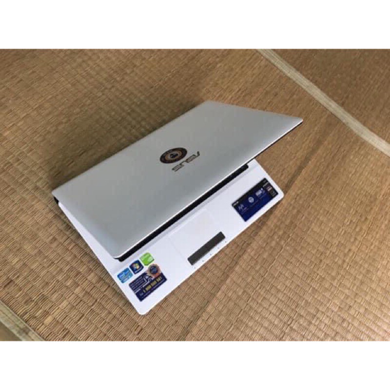 Laptop UFO Asus K43 i5 trắng thời trang đẹp tinh khôi