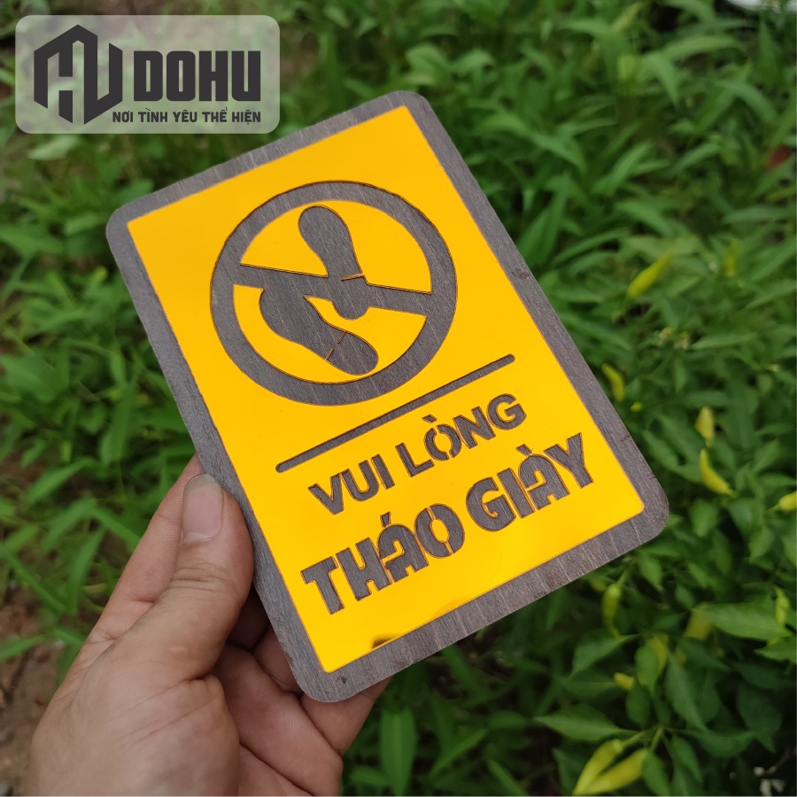 Biển Báo Để Giày Dép Bên Ngoài Gương Vàng Sang Trọng - Có Sẵn Băng Keo 2 Mặt Phía Sau Dán Tường - DH131