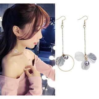 Bông tai cánh hoa dài bất đối xứng